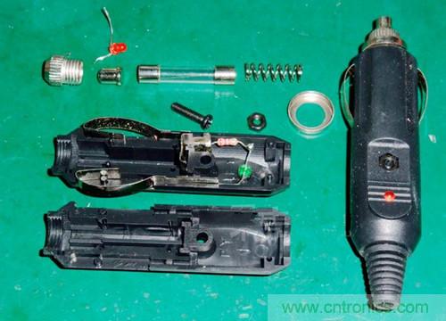 DIY:自制安全高效車用手機(jī)充電器