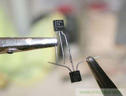 電磁鐘擺DIY:繼續(xù)焊接