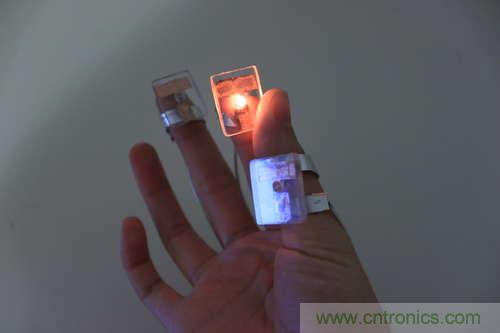 LED多點(diǎn)觸控手套DIY：把各部分焊接起來，測試