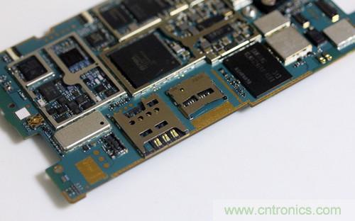 拆解4G新機(jī)索尼M35t：用料十足，易于維修