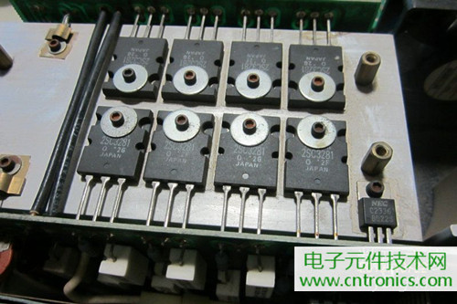 用料很給力！專業(yè)后級(jí)功放美國(guó)高峰FA1201拆解