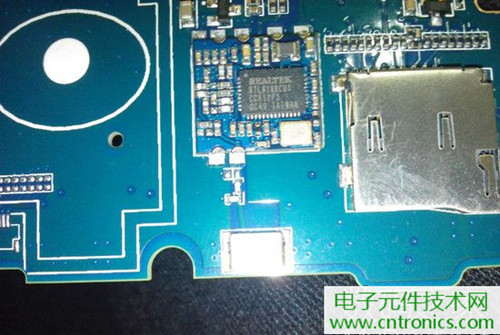 不怕摔的電紙書！一款柔性屏電子書閱讀器拆解