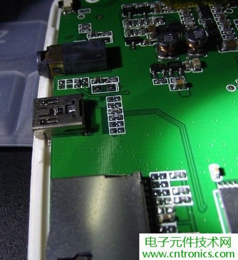 探秘電子紙！一款電紙書的電子墨水屏拆解