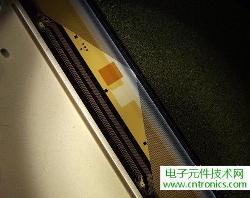 探秘電子紙！一款電紙書的電子墨水屏拆解