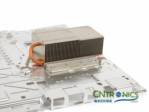 游戲機內(nèi)部的秘密:逆天級拆解索尼 PALY STATION 4!