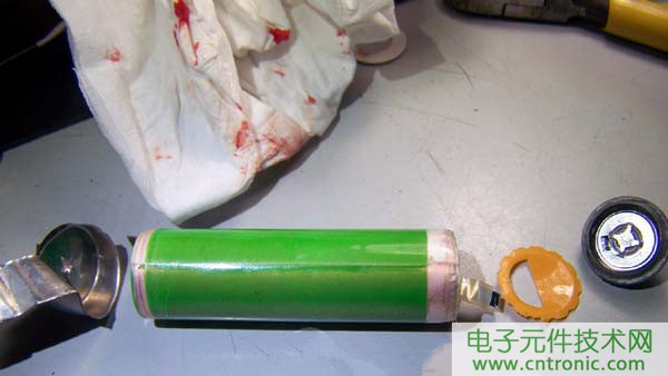筆記本電池拆解，探秘電池內(nèi)部結(jié)構(gòu)