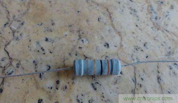 變廢為寶！風(fēng)扇散熱器變身山寨LED燈