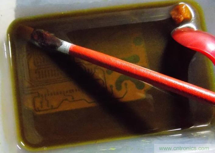 牛人全手工DIY:微電腦智能溫控市電開(kāi)關(guān)