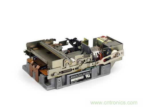 拆！古董級(jí)Macintosh 128K電腦