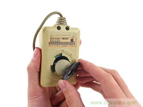 拆！古董級(jí)Macintosh 128K電腦