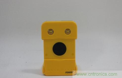 二步&mdash;&mdash;擰下螺絲