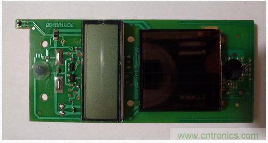 圖5：移開電池后的PCB另一面。