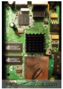 圖2：WPS54G打印服務器電路板正面。