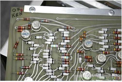 拆解也懷舊，讓人驚嘆的古董級可編程科學(xué)計(jì)算器 from 1966