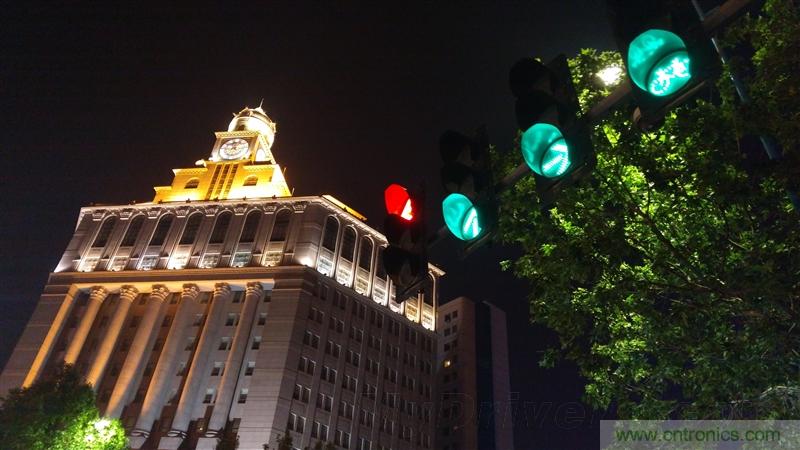 無邊框的 nubia Z9 ，一款既有驚喜，又有驚艷的智能手機