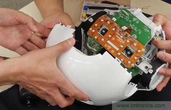 拆解筆記本不過癮，那就來拆拆日本情感機器人吧！