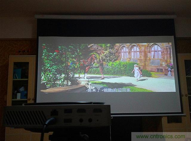 無屏電視時代已然來臨，客廳你做好準(zhǔn)備了嗎？