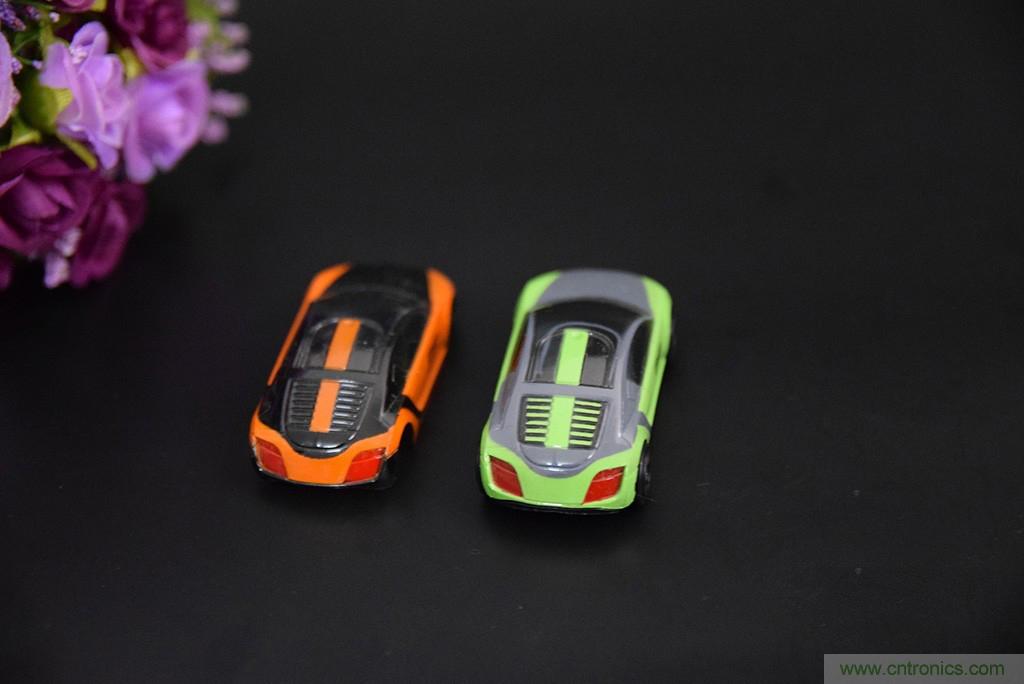 虛擬與現(xiàn)實相結(jié)合的飛車游戲，讓你體驗速度與激情的碰撞！