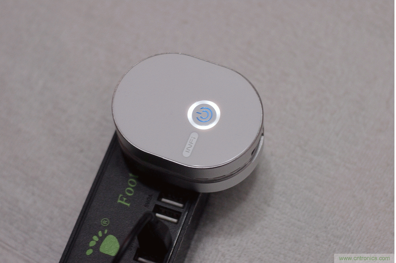 路由器也跟風(fēng)玩分體設(shè)計(jì)，你咋不上天呢？