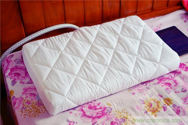 這個(gè)枕頭不僅能挽救睡眠還能挽救婚姻！