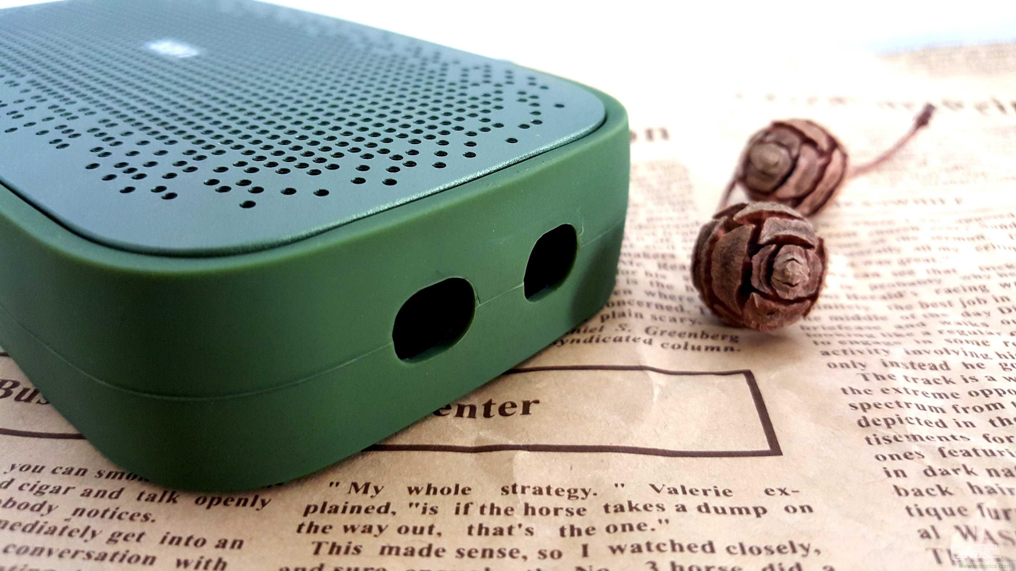 搞怪&ldquo;美人魚&rdquo;盡享靈克藍(lán)牙音箱的天籟之音！