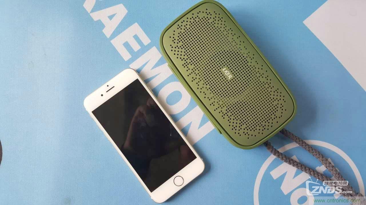 搞怪&ldquo;美人魚&rdquo;盡享靈克藍(lán)牙音箱的天籟之音！