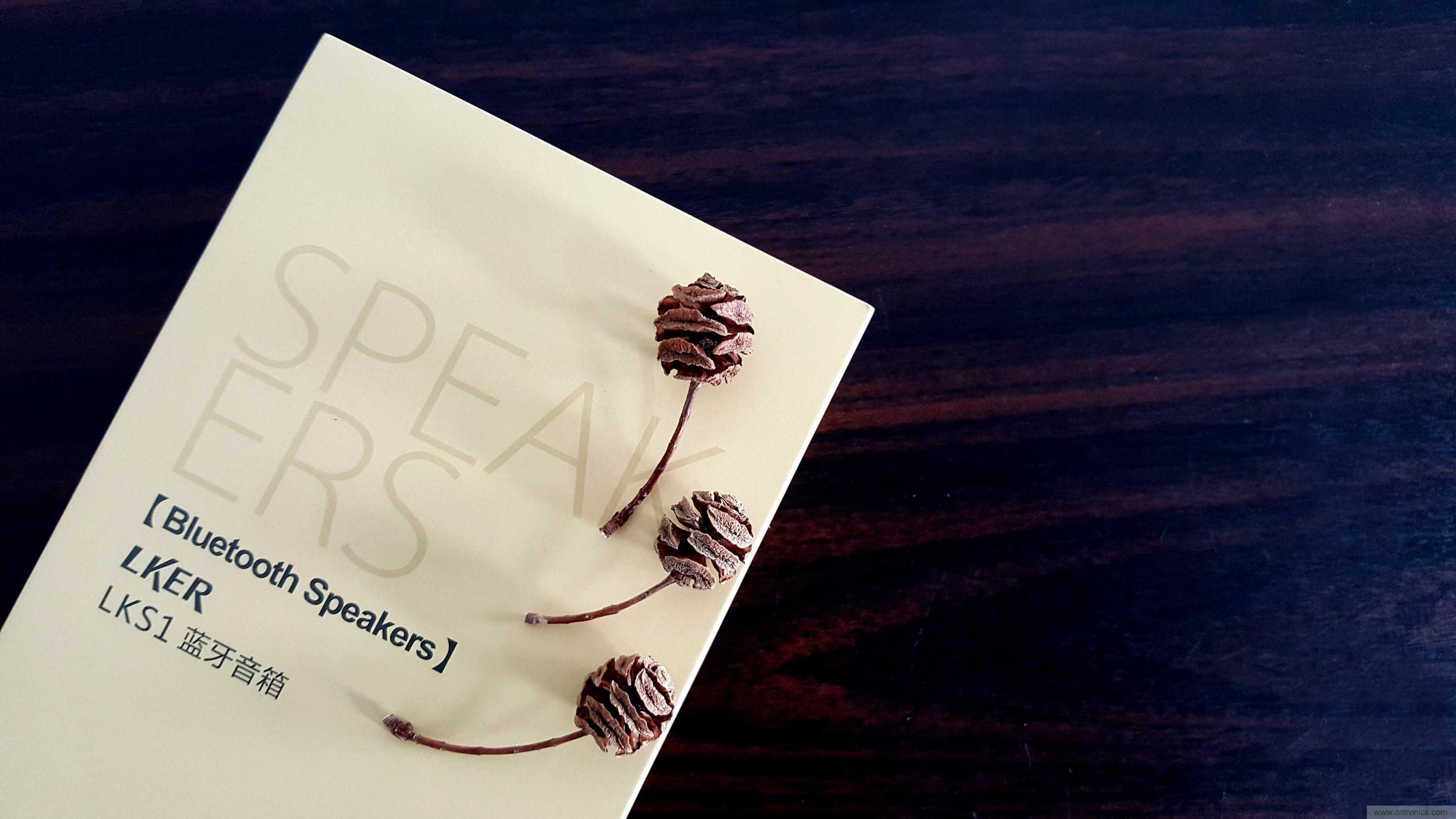 搞怪&ldquo;美人魚&rdquo;盡享靈克藍(lán)牙音箱的天籟之音！