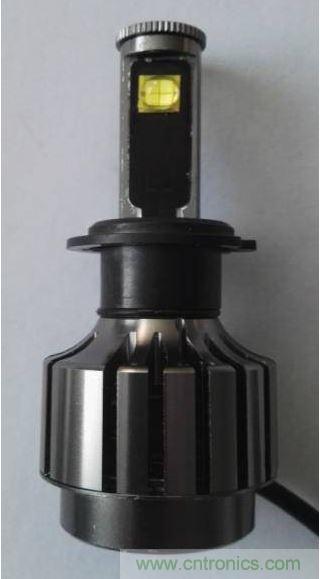 采用大功率陶瓷基LEDs 制造的汽車前大燈燈泡。