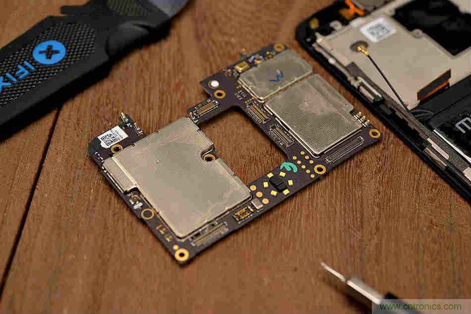 拆解魅族15 Plus：玩轉(zhuǎn)了新概念，但其工藝究竟如何？