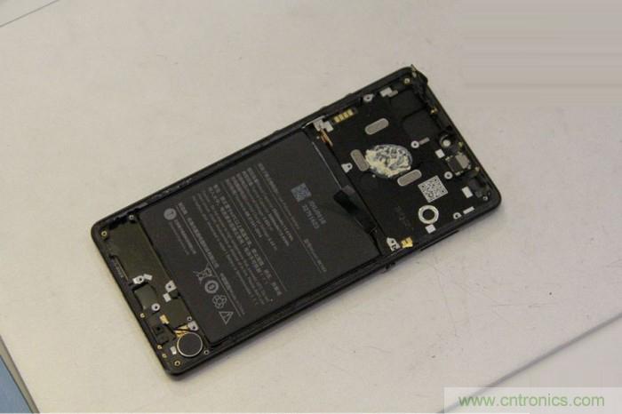 堅(jiān)果R1拆解：內(nèi)部設(shè)計(jì)究竟如何？