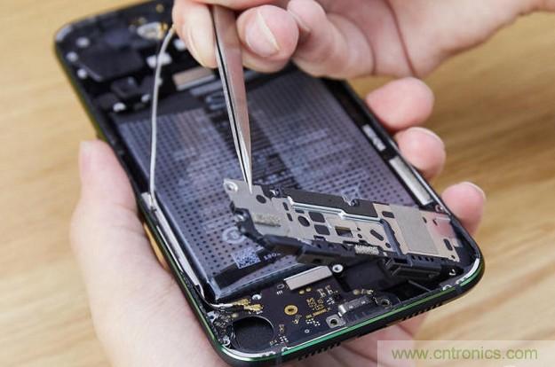 拆解黑鯊手機(jī)：多級(jí)直觸一體式液冷系統(tǒng)有什么門道？