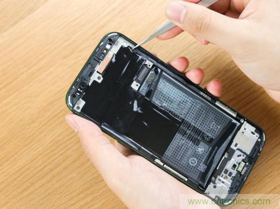 拆解黑鯊手機(jī)：多級(jí)直觸一體式液冷系統(tǒng)有什么門道？