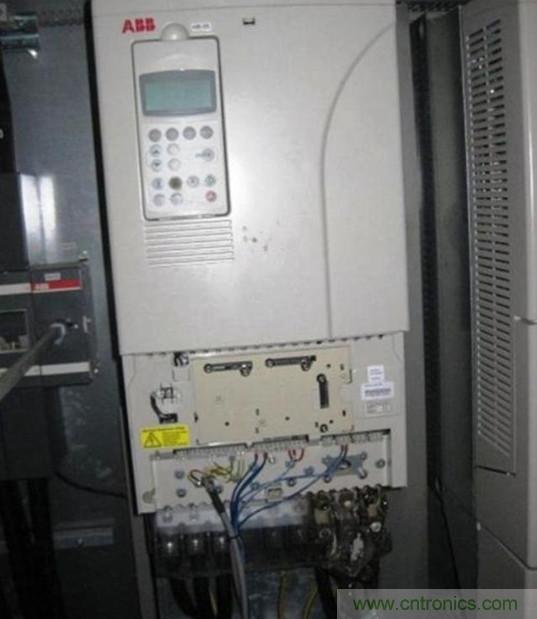 變頻器的輸出頻率調(diào)高，那么輸出電壓將如何提高？