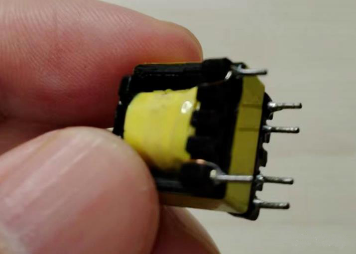 如何利用示波器快速判斷變壓器的同名端和異名端？