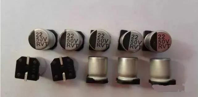 為什么鋁電解電容不能承受反向電壓？